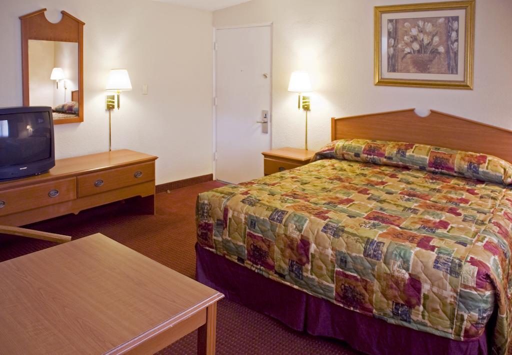 Relax Inn & Suites เอลคาฮอน ภายนอก รูปภาพ