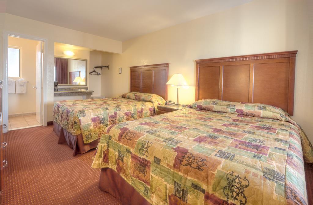 Relax Inn & Suites เอลคาฮอน ภายนอก รูปภาพ