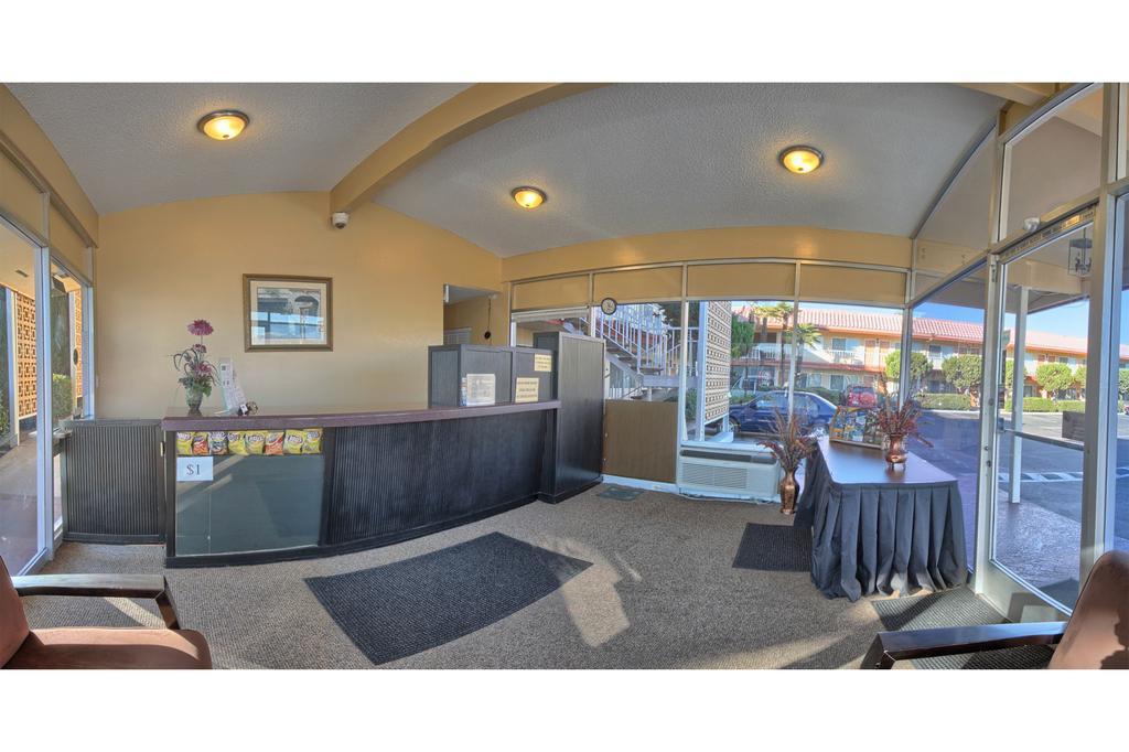 Relax Inn & Suites เอลคาฮอน ภายนอก รูปภาพ