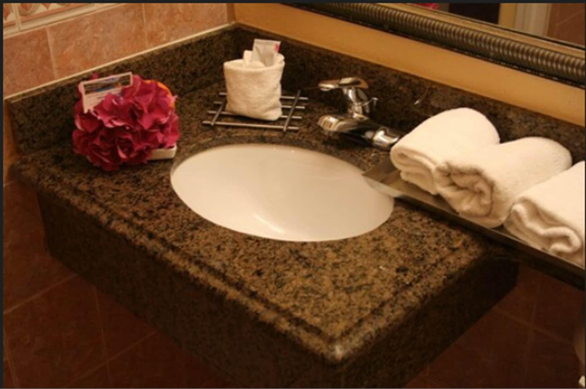 Relax Inn & Suites เอลคาฮอน ภายนอก รูปภาพ
