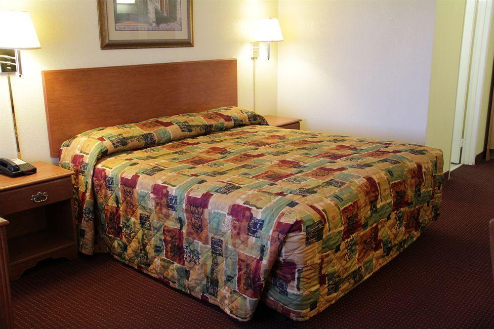 Relax Inn & Suites เอลคาฮอน ภายนอก รูปภาพ