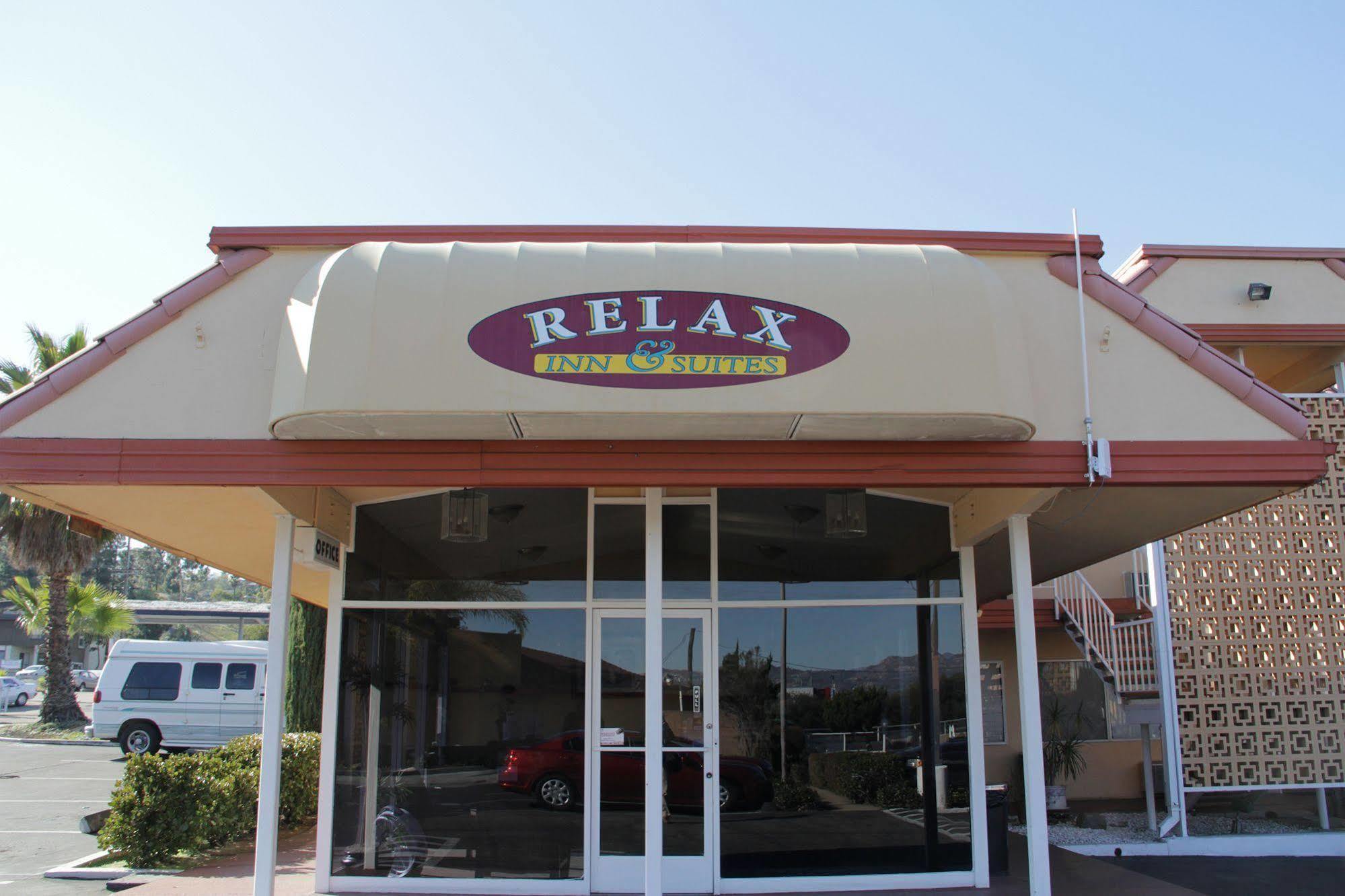Relax Inn & Suites เอลคาฮอน ภายนอก รูปภาพ